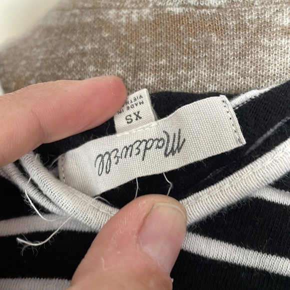 Extra small tank, with black and white stripes. By Madewell. - Picture 4 of 4